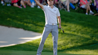 Spieth goes extra for fourth win in ’15