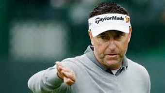 Allenby fires his caddie at the turn