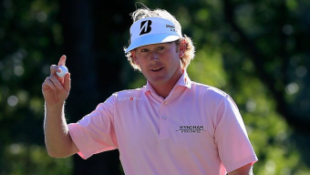 Snedeker opens new season with a 66
