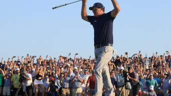 Mickelson snags historic major victory