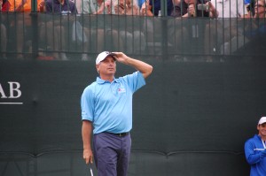 Fred Couples acknowledges fans' cheers